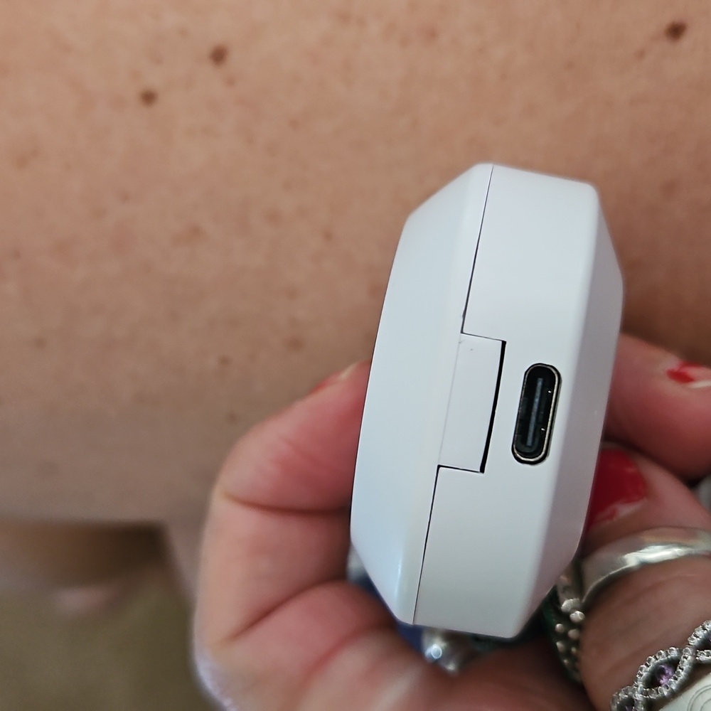 Smart Ring and Charging Set with USB Cables - Picture 8 of 8